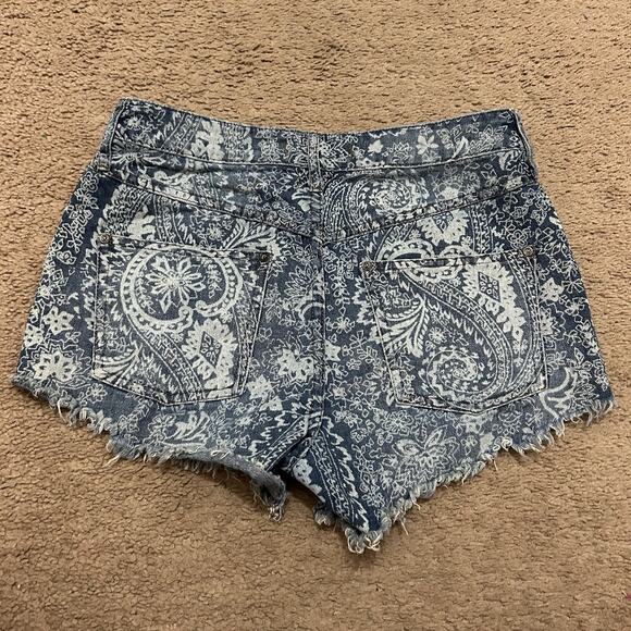 Free People Paisley Cut Off Denim Shorts Size 25 - Picture 7 of 7